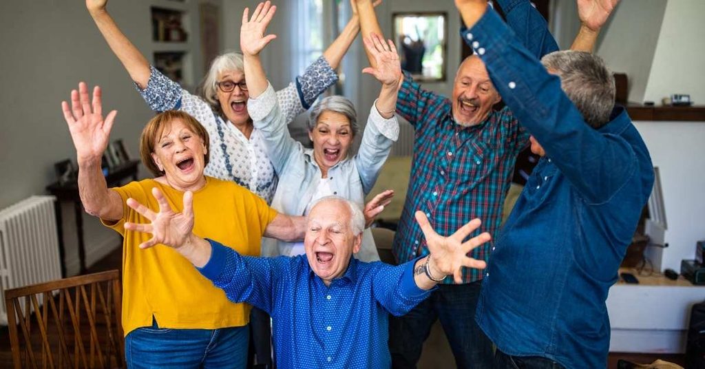 Persona in pensione felici perchè sanno quanto sarà la loro pensione netta